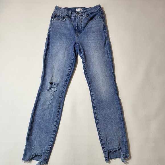 Good American Jeans Medium Wash Distressed Denim High Waisted Step Hem Size 4/27 - Picture 2 of 7